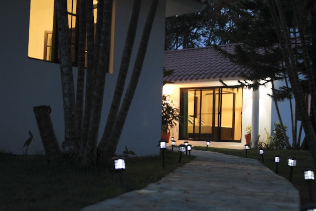 Gallery - Garden By The Sea