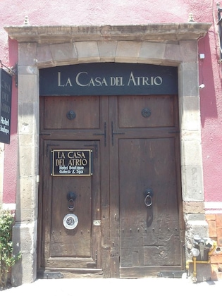 Gallery - La Casa Del Atrio