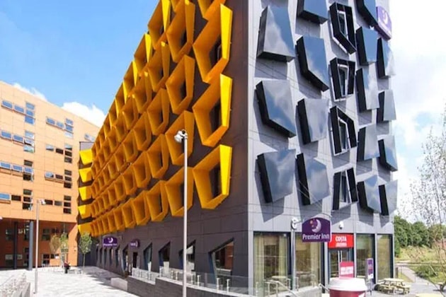 Gallery - Premier Inn Manchester Bury