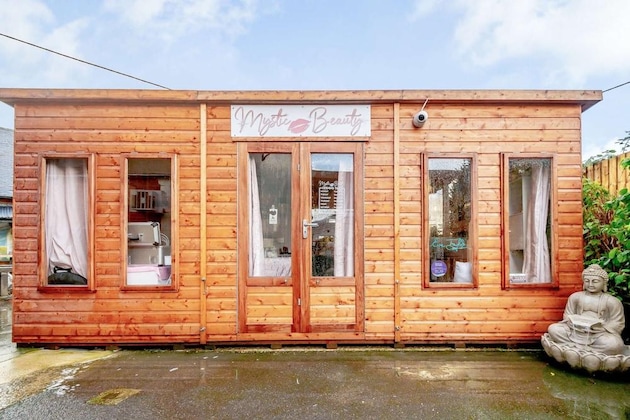 Gallery - Stonehenge Inn & Shepherds Huts