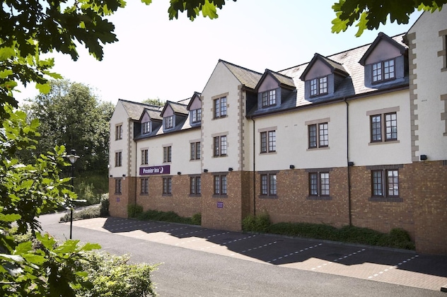 Gallery - Premier Inn Glasgow (Bearsden)