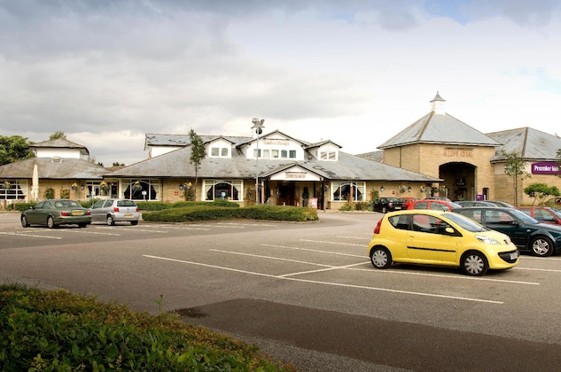 Gallery - Premier Inn Leeds Bradford Airport