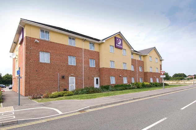 Gallery - Premier Inn Swindon Central