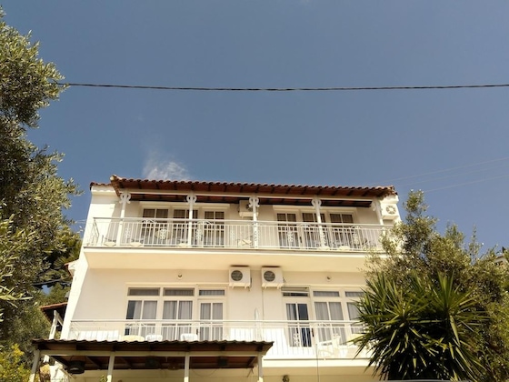 Gallery - Amaranthos Skiathos View