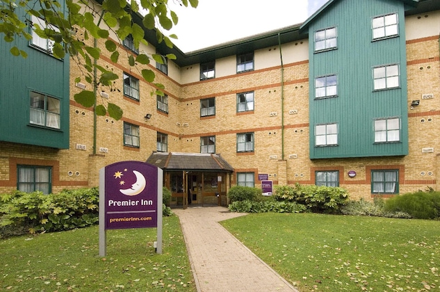 Gallery - Premier Inn Luton (Airport)