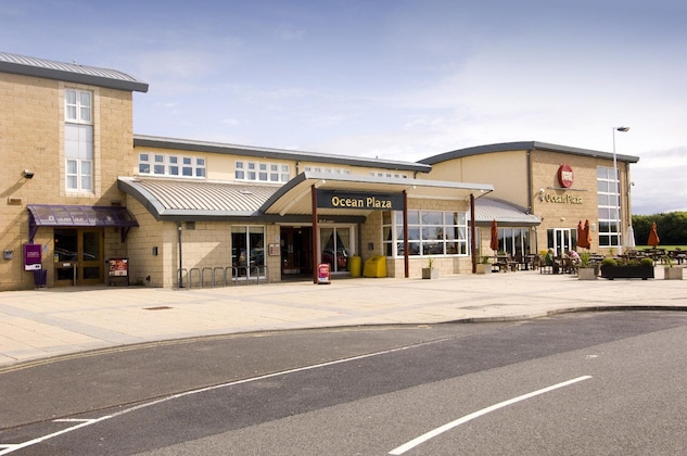 Gallery - Premier Inn Southport Central