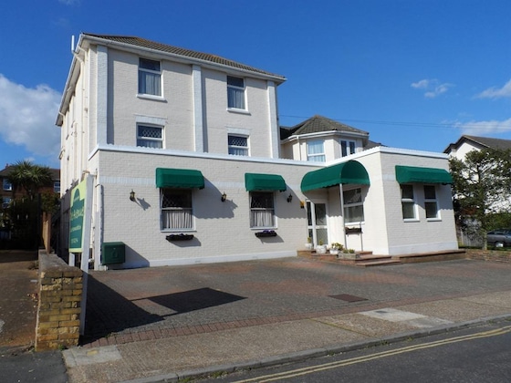 Gallery - The Avenue