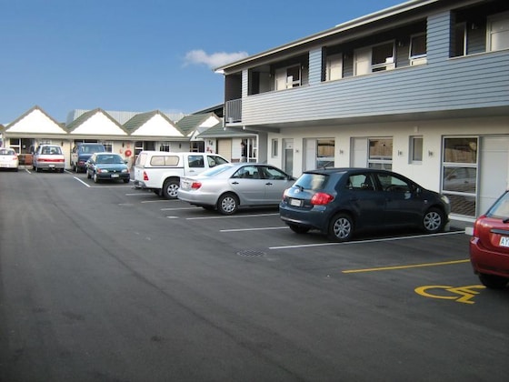 Gallery - Big Five Motel