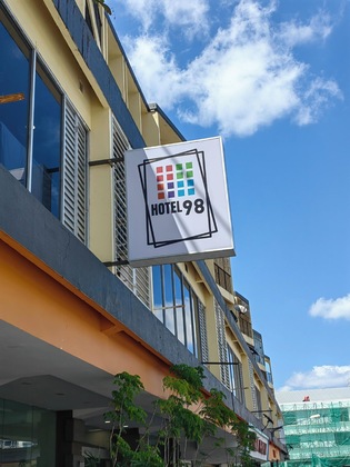 Gallery - Hotel 98