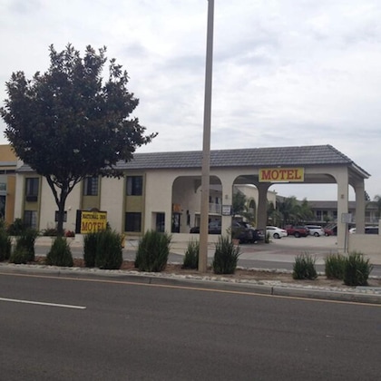 Gallery - National Inn Garden Grove