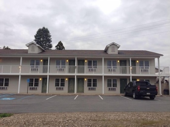 Gallery - All Suites Inn Budget Host