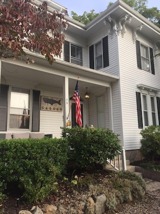 Gallery - Captain Lawrence Inn