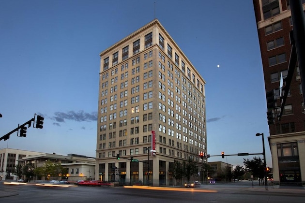 Gallery - Ambassador Hotel Wichita, Autograph Collection