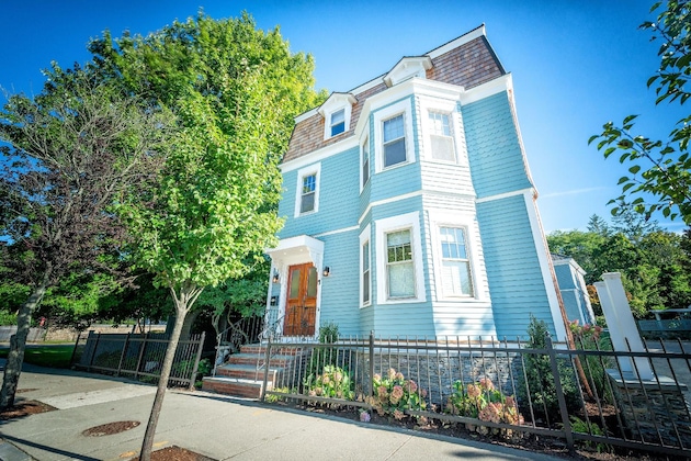 Gallery - Town & Tide Inn