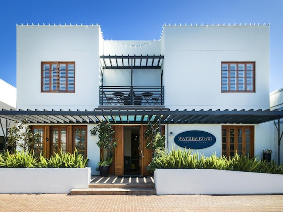 Gallery - Waters Edge Hotel
