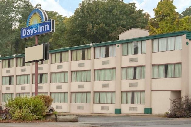Gallery - Schenectady Inn & Suites