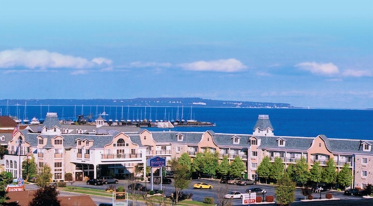 Gallery - Hamilton Inn Select Beachfront Mackinaw City