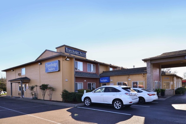 Gallery - Travelodge Suites By Wyndham Newberg