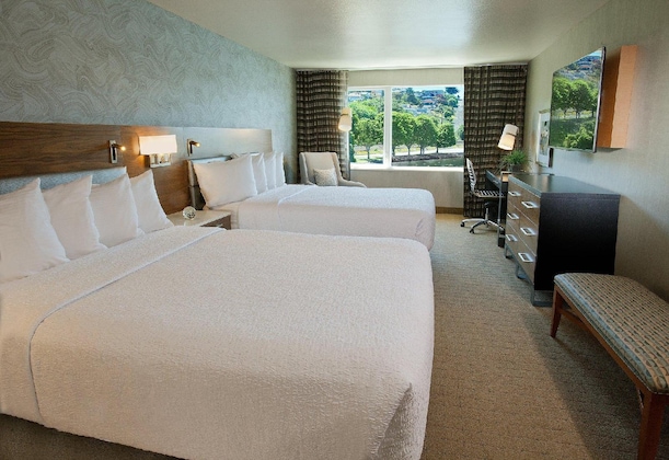 Gallery - Silver Cloud Inn - Tacoma Waterfront