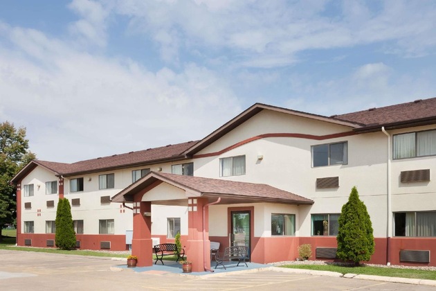 Gallery - Super 8 By Wyndham Washington Peoria Area