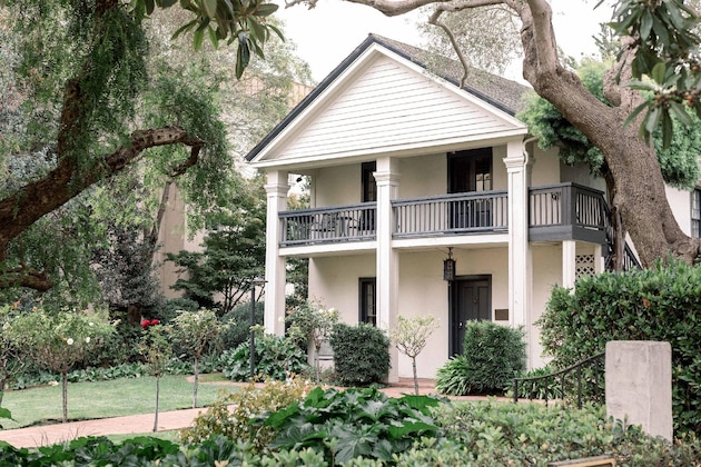 Gallery - Merritt House Hotel