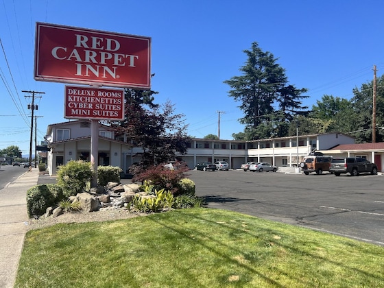 Gallery - Red Carpet Inn Medford