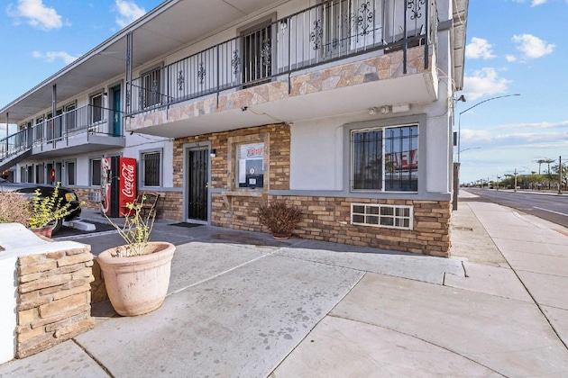 Gallery - American Executive Inn