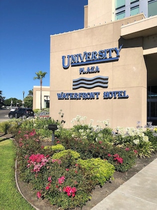 Gallery - University Plaza Waterfront Hotel