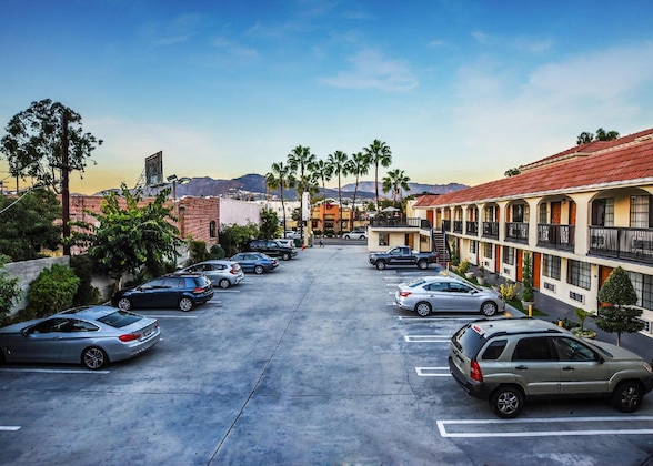 Gallery - Chariot Inn Glendale - Pasadena