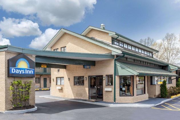 Gallery - Days Inn By Wyndham Woodbury Long Island