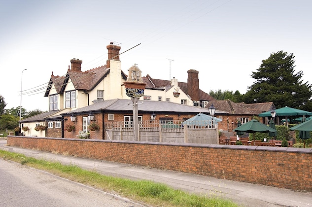 Gallery - Premier Inn Swindon North
