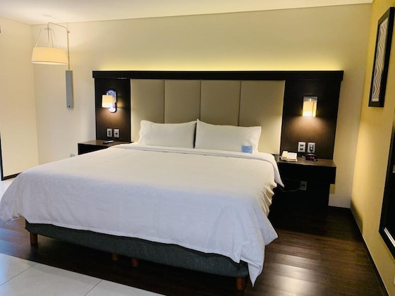 Gallery - Holiday Inn Express Mexico Basilica By Ihg