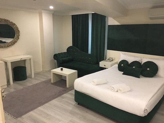 Gallery - Lion City Hotel