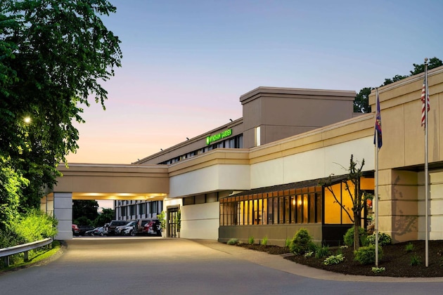 Gallery - Wyndham Garden Pittsburgh Airport