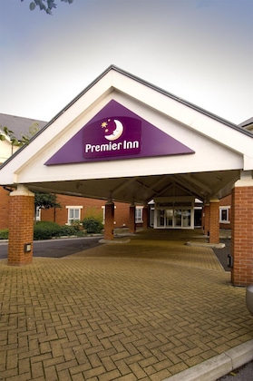 Gallery - Premier Inn Warrington (M6 J21)