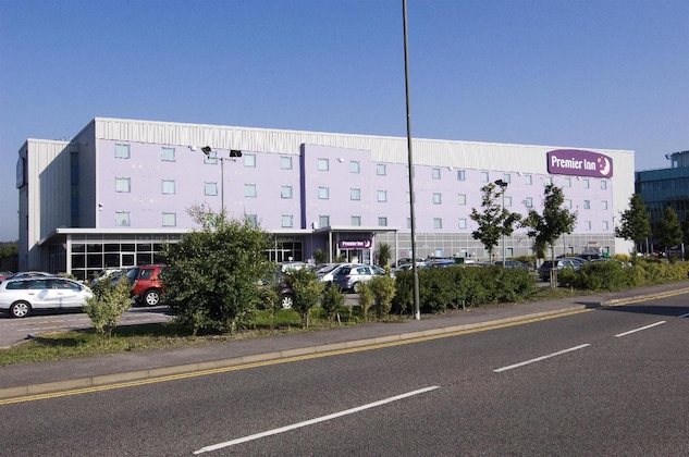 Gallery - Premier Inn Southampton Airport