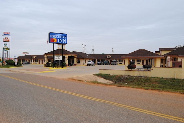 Gallery - Cotulla Executive Inn
