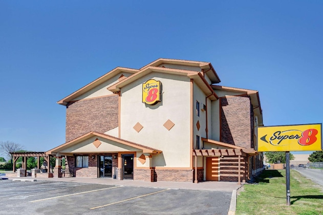 Gallery - Super 8 By Wyndham Roseville Detroit Area