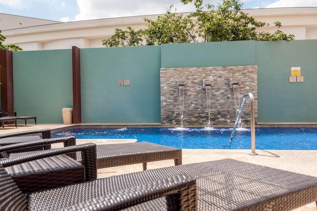 Gallery - Courtyard By Marriott San Salvador
