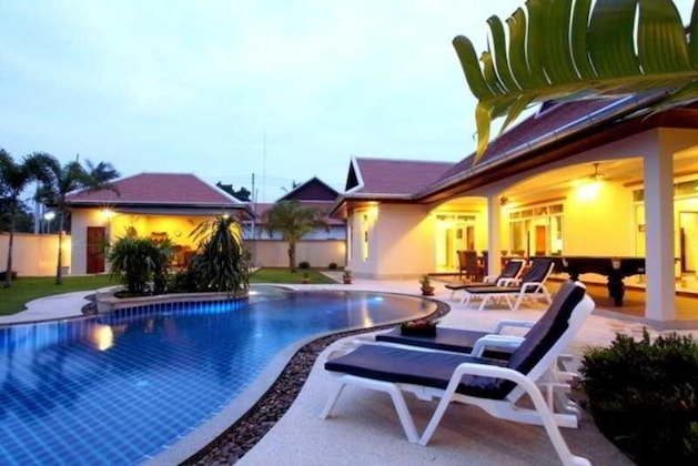 Gallery - The Chase And Foxlea Executive Pool Villa