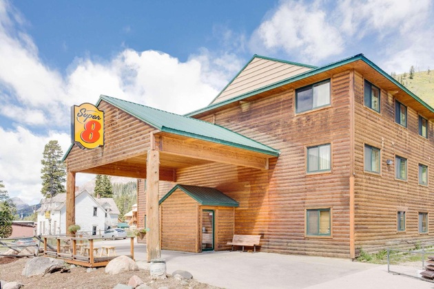 Gallery - Super 8 By Wyndham Cooke City Yellowstone Park