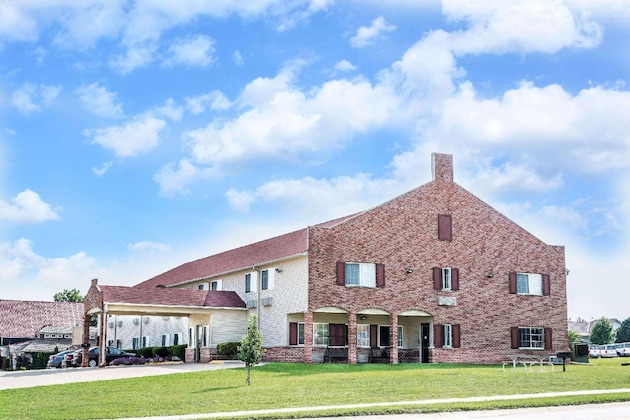 Gallery - Dutch Inn And Suites