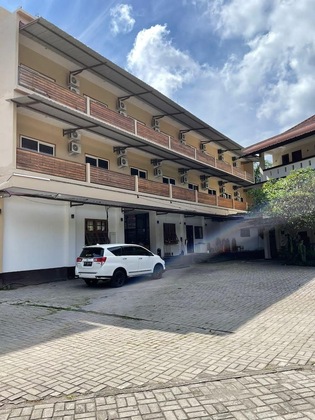 Gallery - Central Inn