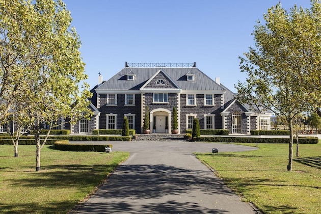 Gallery - Stoneleigh Lodge