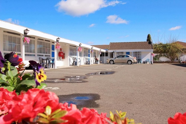 Gallery - Golden Glow Motel