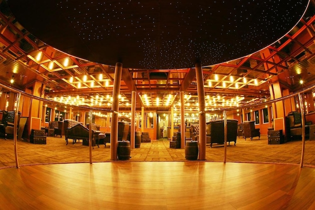 Gallery - Vintage Luxury Yacht Hotel