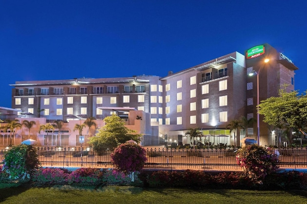 Gallery - Courtyard By Marriott Kingston, Jamaica