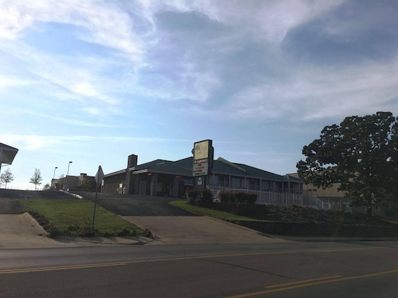 Gallery - Oak Grove Inn