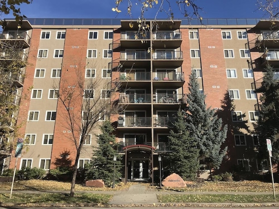 Gallery - Corporate Suites of Calgary - Eightwelve