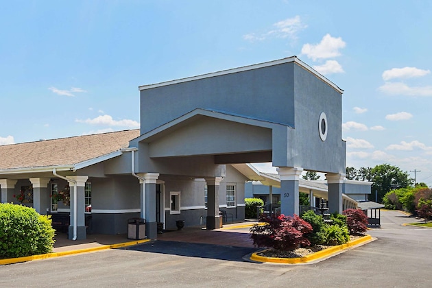 Gallery - Quality Inn & Suites Greenville - Haywood Mall